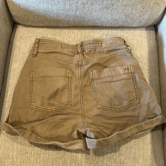 American Eagle tan baggie mom shorts - Picture 2 of 2